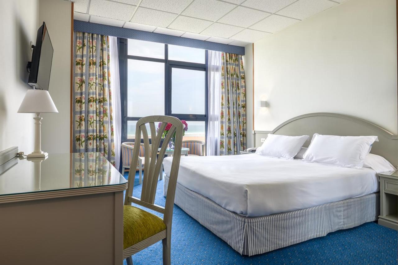 Hotel Juan De La Cosa Santoña Zewnętrze zdjęcie