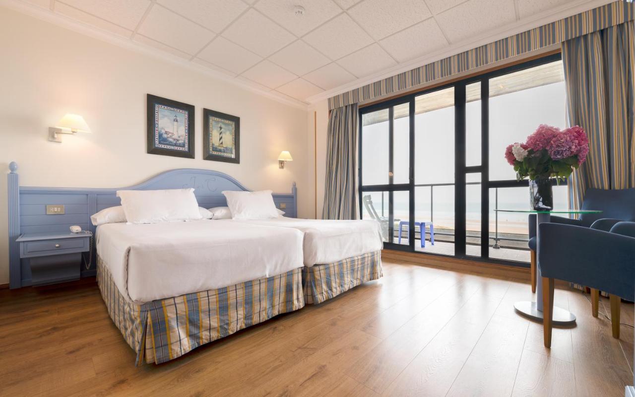 Hotel Juan De La Cosa Santoña Zewnętrze zdjęcie