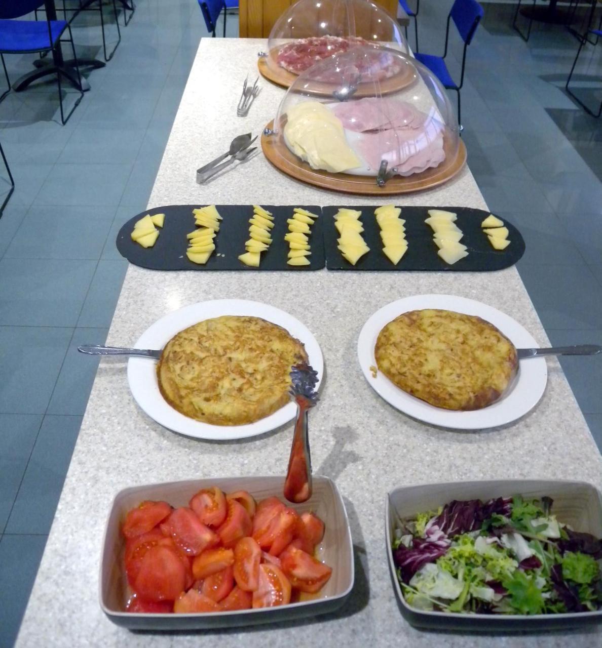 Hotel Juan De La Cosa Santoña Zewnętrze zdjęcie